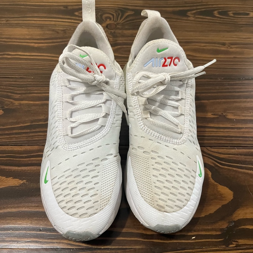Nike 270